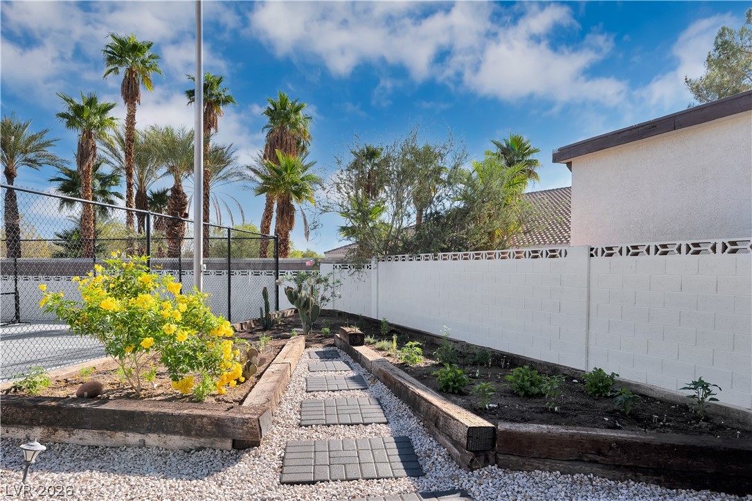 2720 Tioga Pines Circle Las Vegas NV 89117