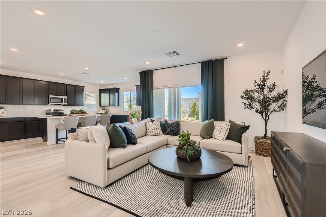 8352 Caldera Hills Avenue Las Vegas NV 89147