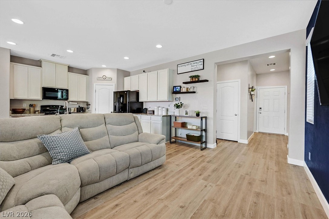7664 Eastham Bay Avenue Las Vegas NV 89179