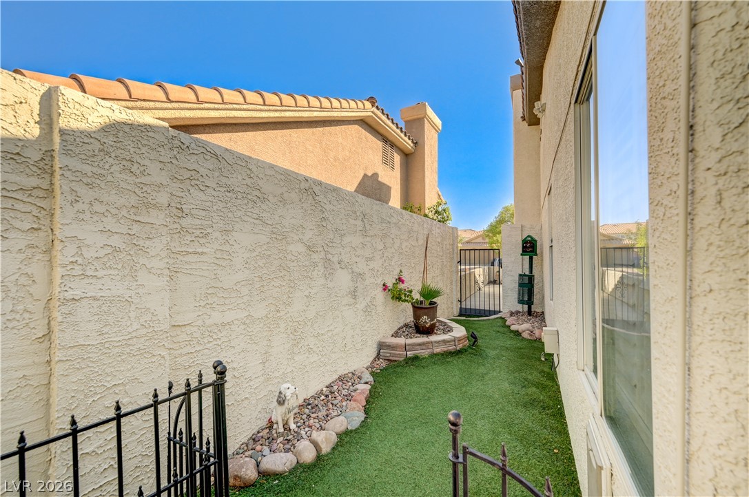 886 Cline Cellars Avenue Las Vegas NV 89123