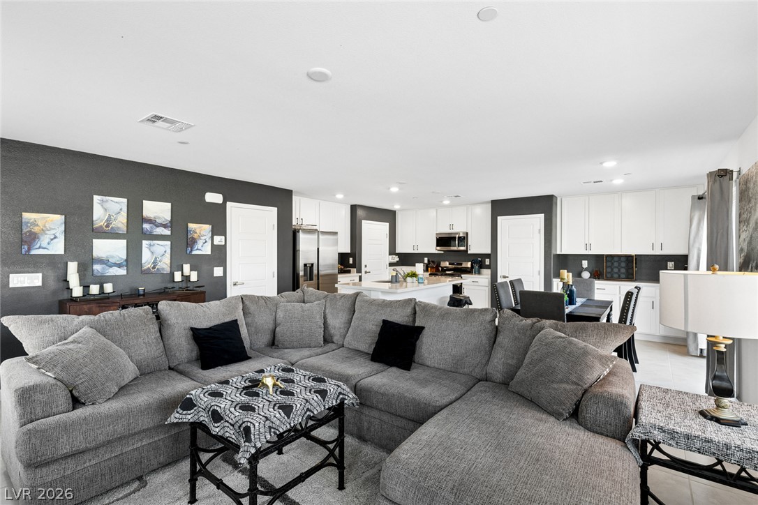 769 Spidersilk Track Street Henderson NV 89011