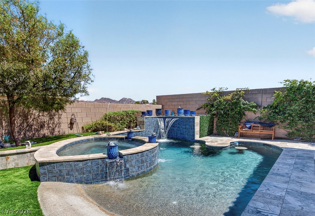 1824 Redland Ridge Street Henderson NV 89002