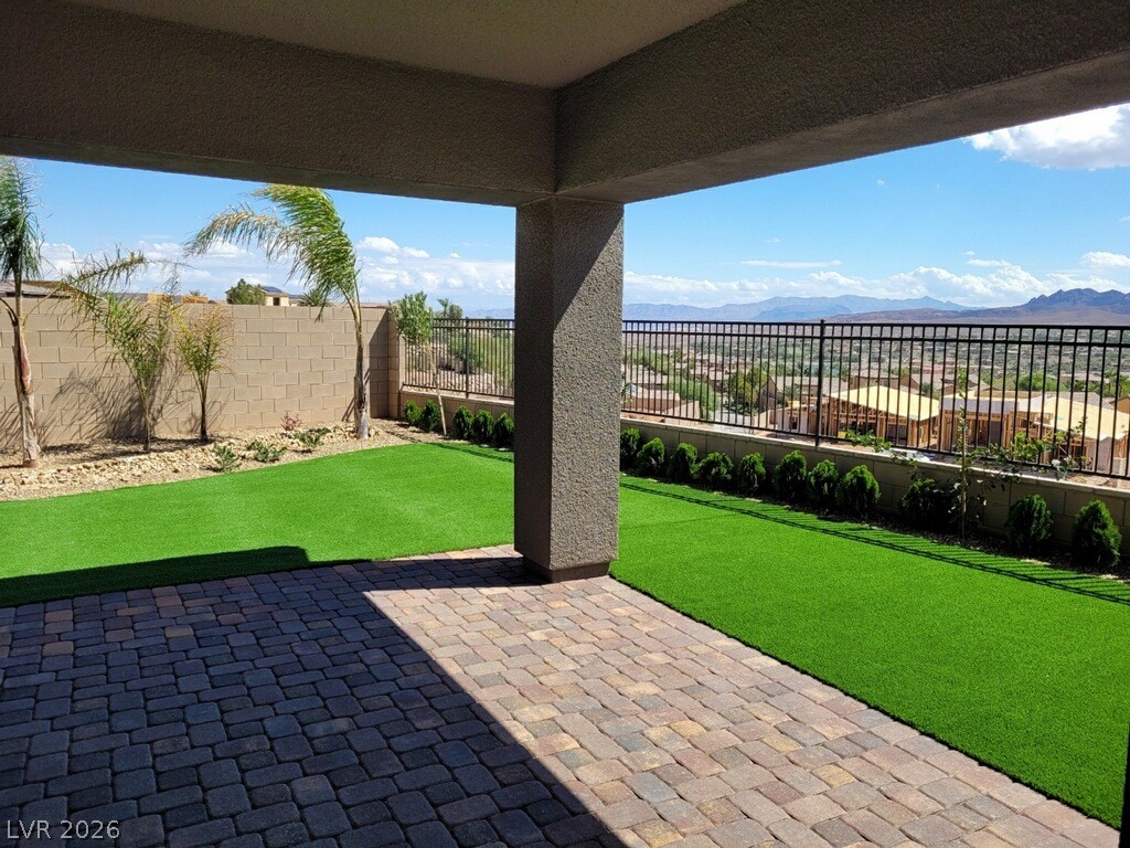 81 Reverie Heights Avenue Henderson NV 89011