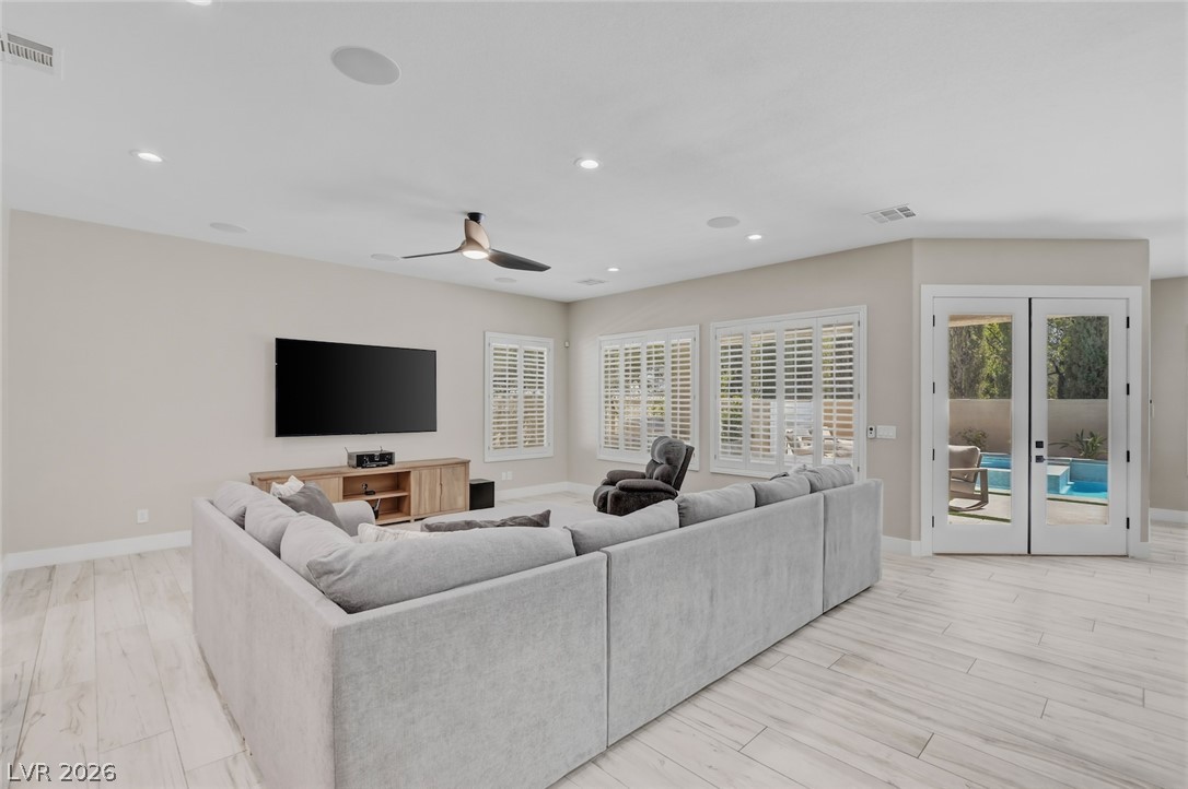 304 Queens Gate Court Las Vegas NV 89145