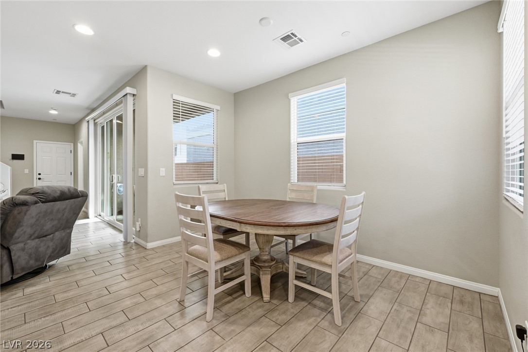 4562 Queens Hill Street North Las Vegas NV 89031