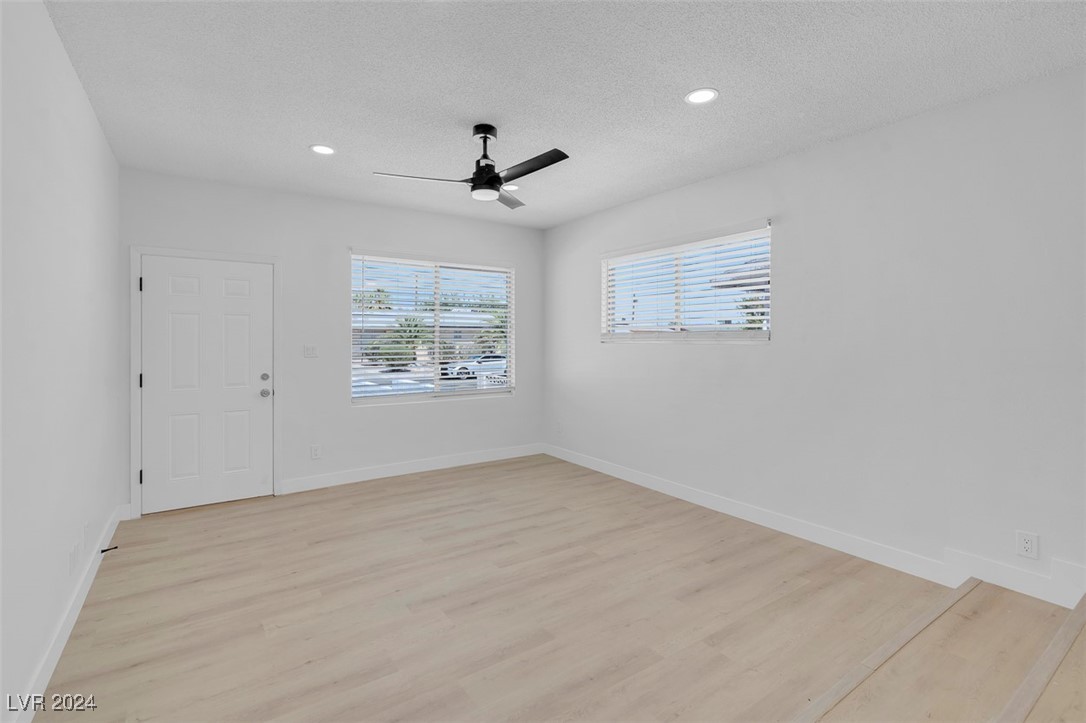 4313 El Conlon Avenue Las Vegas NV 89102