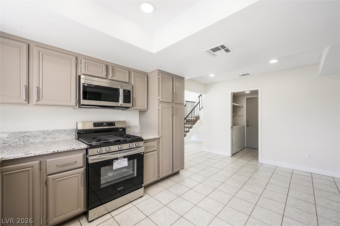 6733 Evanston Avenue Las Vegas NV 89108