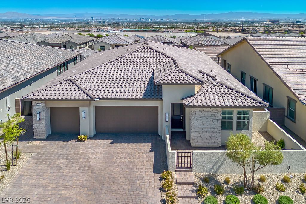180 Medianoche Street Las Vegas NV 89138