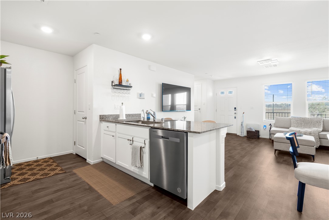 1128 Scarlet Sparrow Street Henderson NV 89011