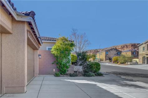 1633 Blue Cliffs Avenue Henderson NV 89014