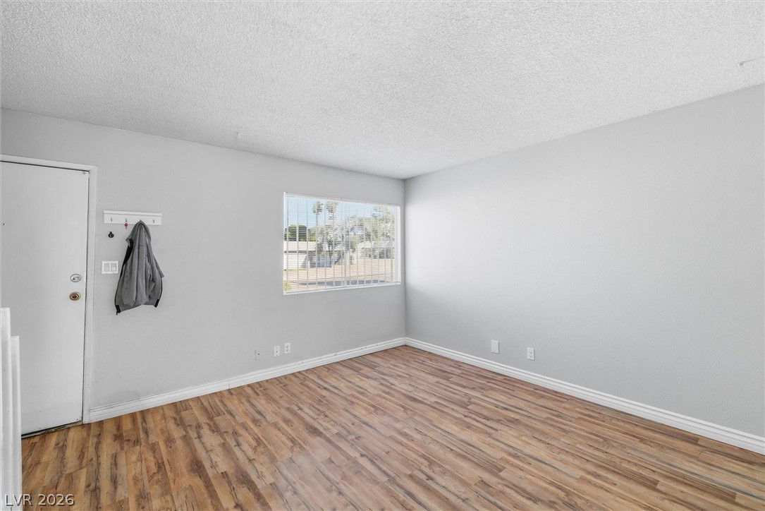4770 Topaz Street 13 Las Vegas NV 89121