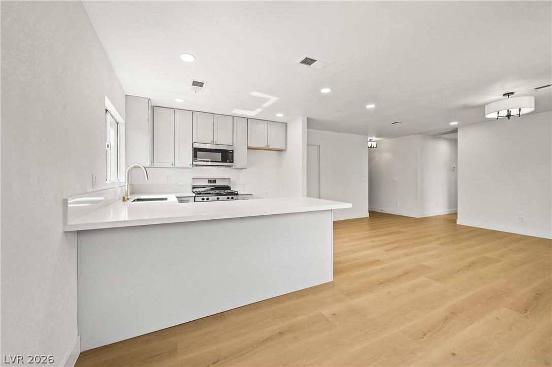 544 East Rolly Street Henderson NV 89011