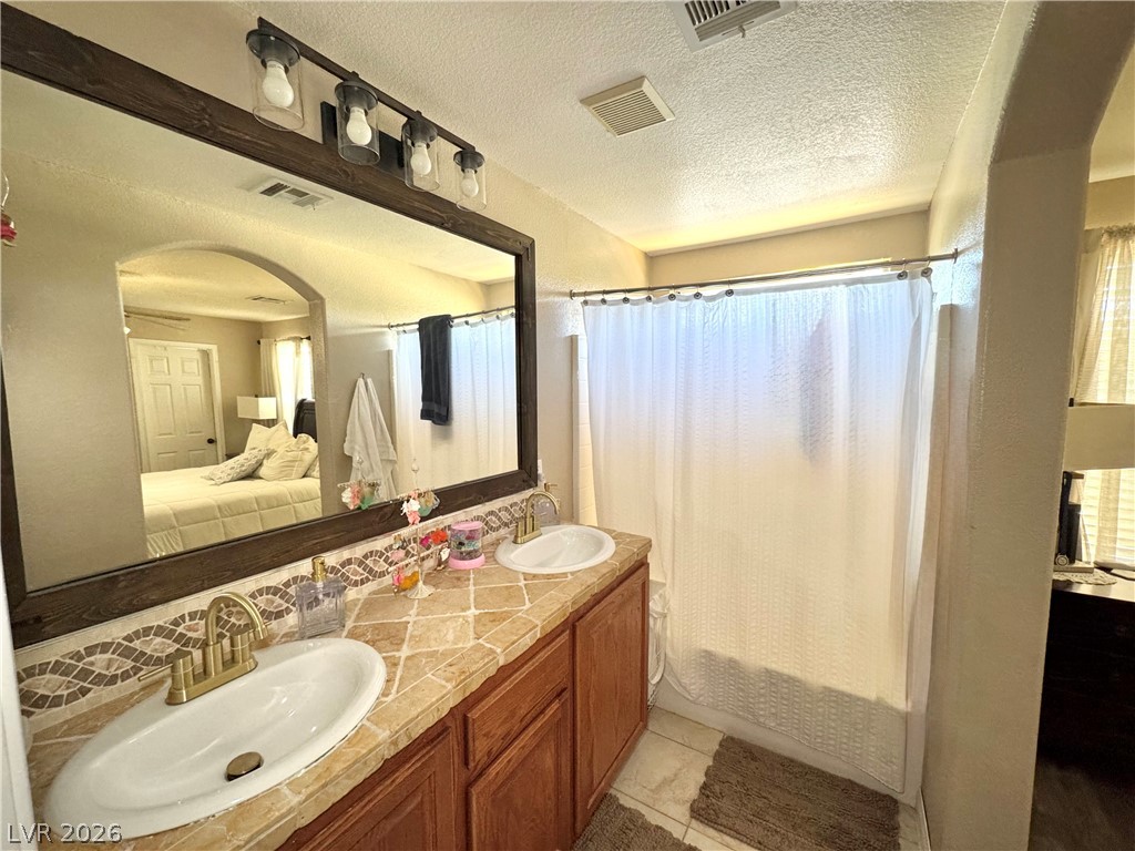 6240 Dartington Hall Street Henderson NV 89011