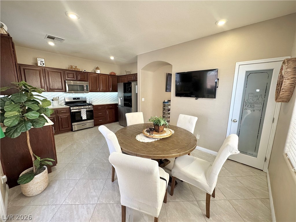 6240 Dartington Hall Street Henderson NV 89011