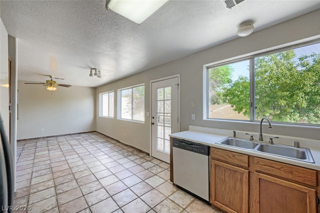 9304 Chilly Pond Avenue Las Vegas NV 89129