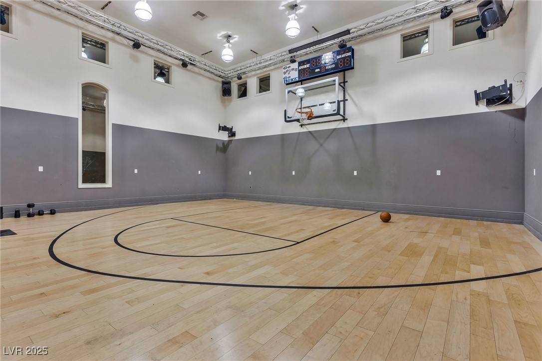 5 Wood Creek Court Las Vegas NV 89141