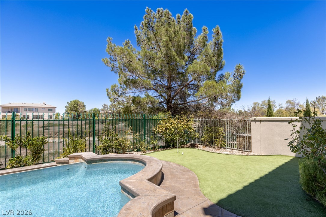 9724 Verlaine Court Las Vegas NV 89145