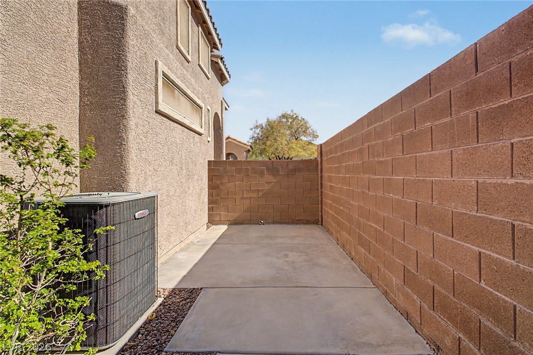 10560 Laurelwood Lake Avenue Las Vegas NV 89166