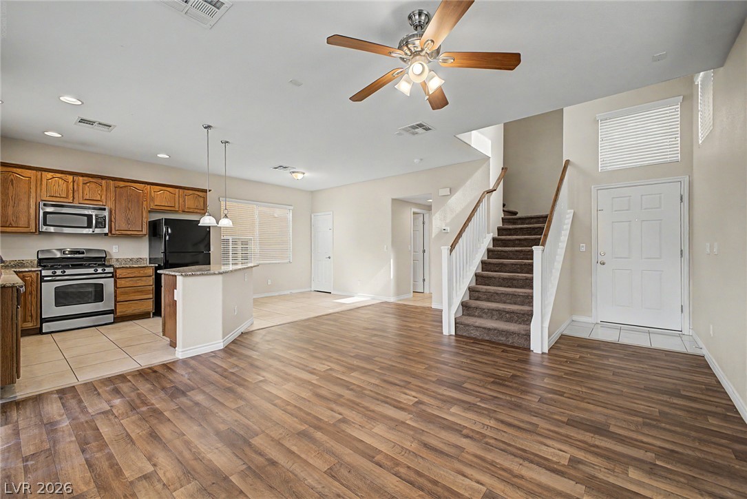 10560 Laurelwood Lake Avenue Las Vegas NV 89166