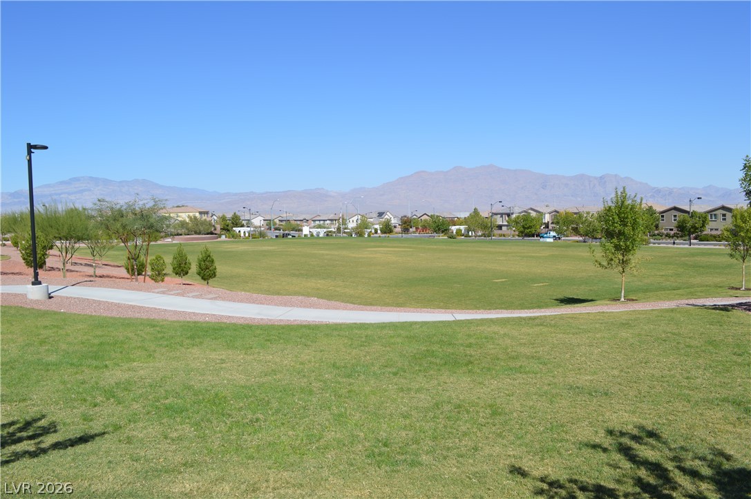 10560 Laurelwood Lake Avenue Las Vegas NV 89166