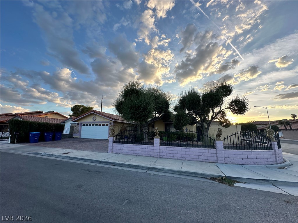 3811 Leisure Lane Las Vegas NV 89103