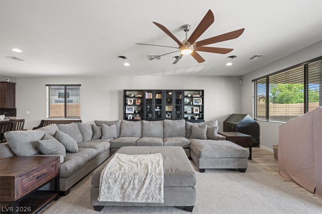 6320 Regina Ridge Street Las Vegas NV 89149