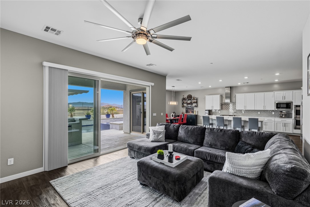 743 Glowing Horizon Street Henderson NV 89052