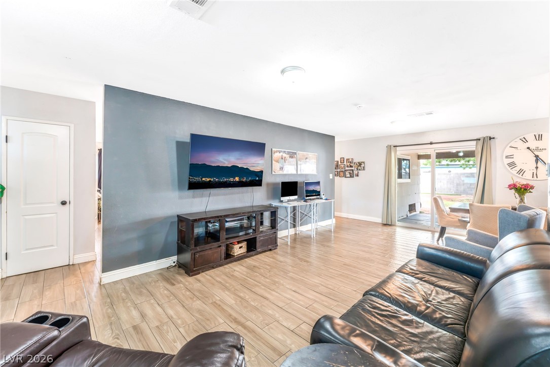 4528 East Harmon Avenue Las Vegas NV 89121