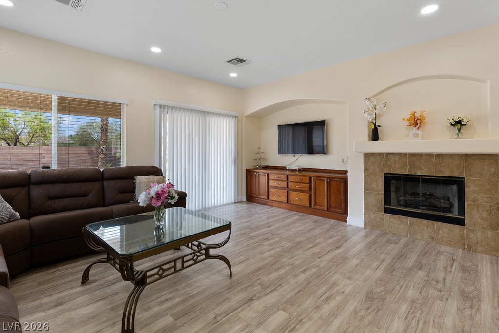 6243 Black Mane Way North Las Vegas NV 89081