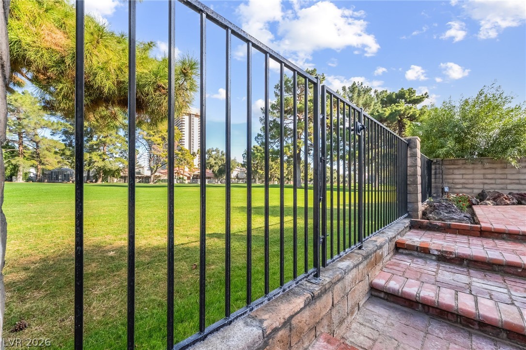968 Pinehurst Drive Las Vegas NV 89109