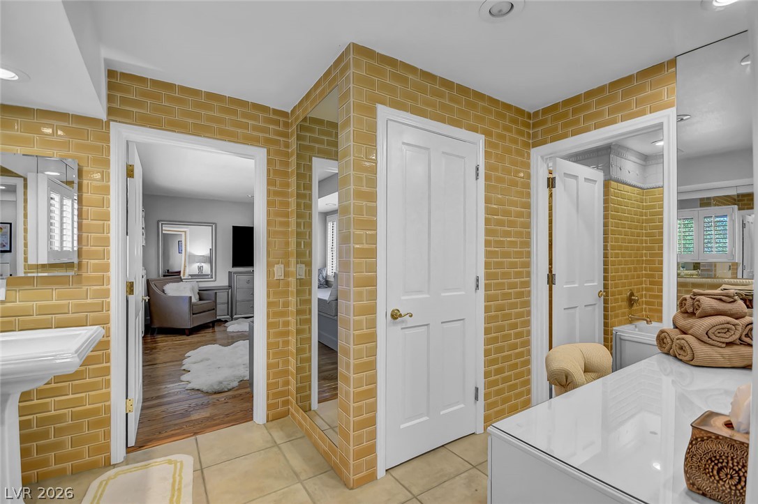 24 Quail Run Road Henderson NV 89014