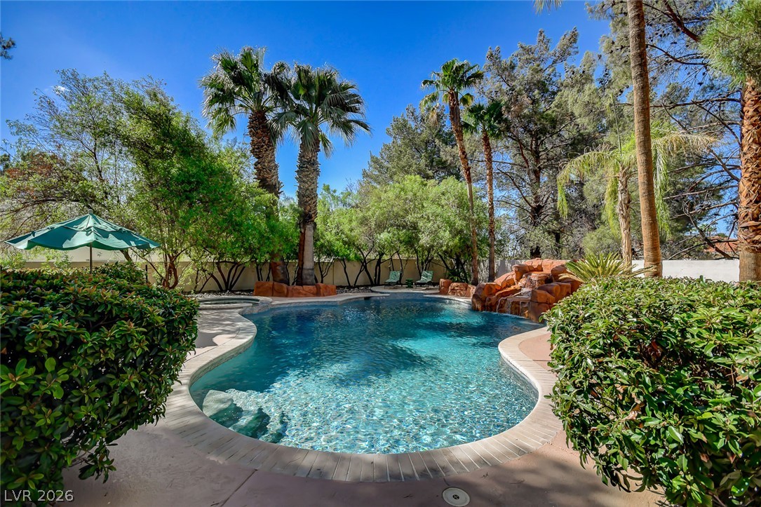 24 Quail Run Road Henderson NV 89014