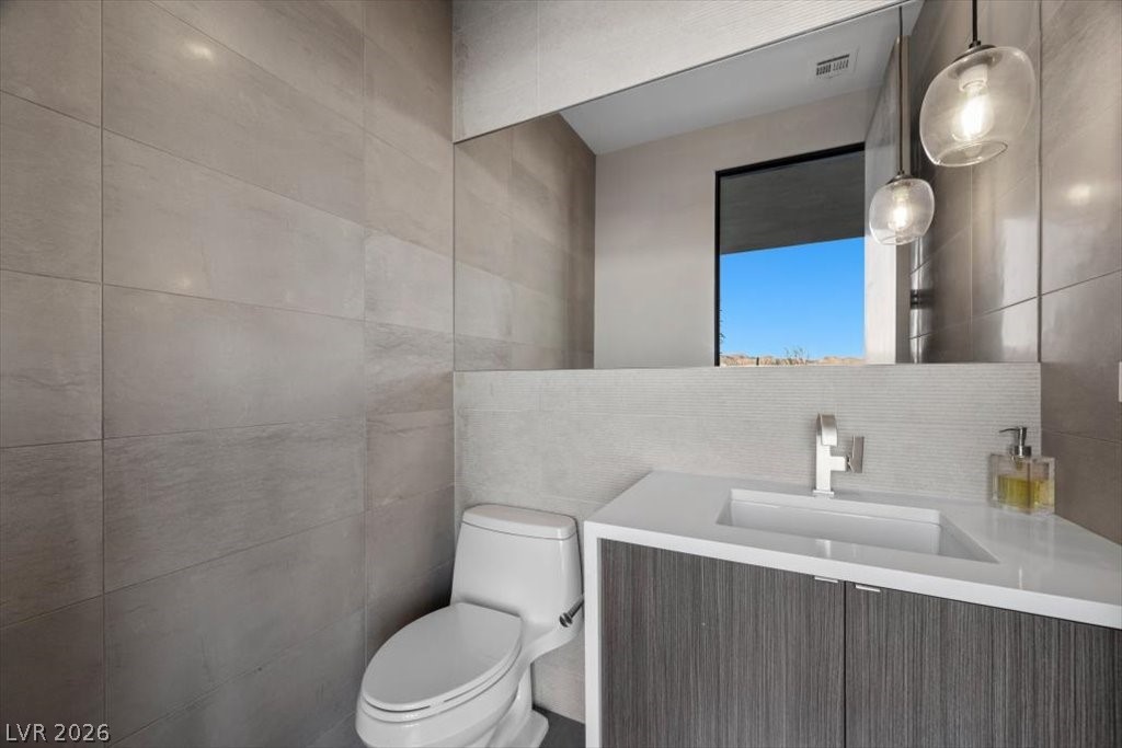 32 Highland Cove Lane Henderson NV 89011