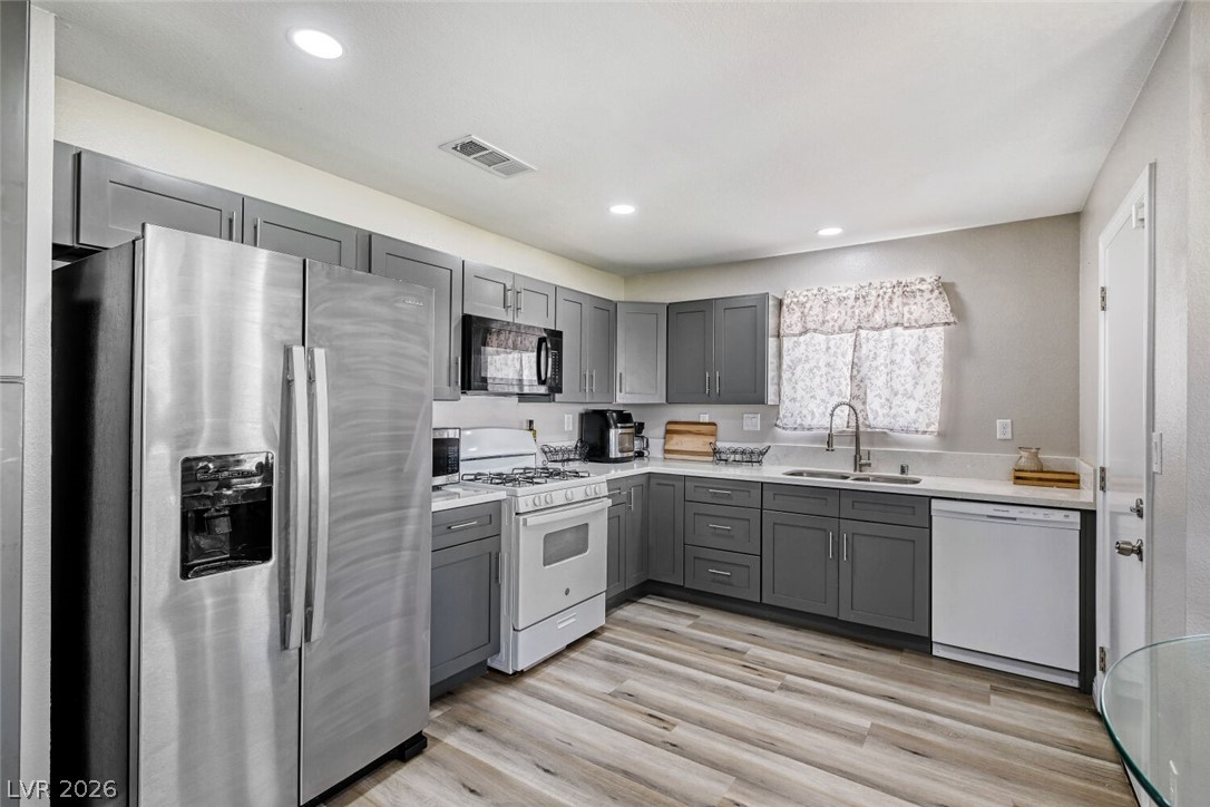 1586 Angel Falls Street Las Vegas NV 89142