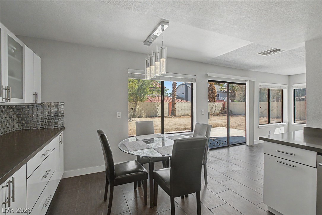 1884 Roxbury Lane Las Vegas NV 89119