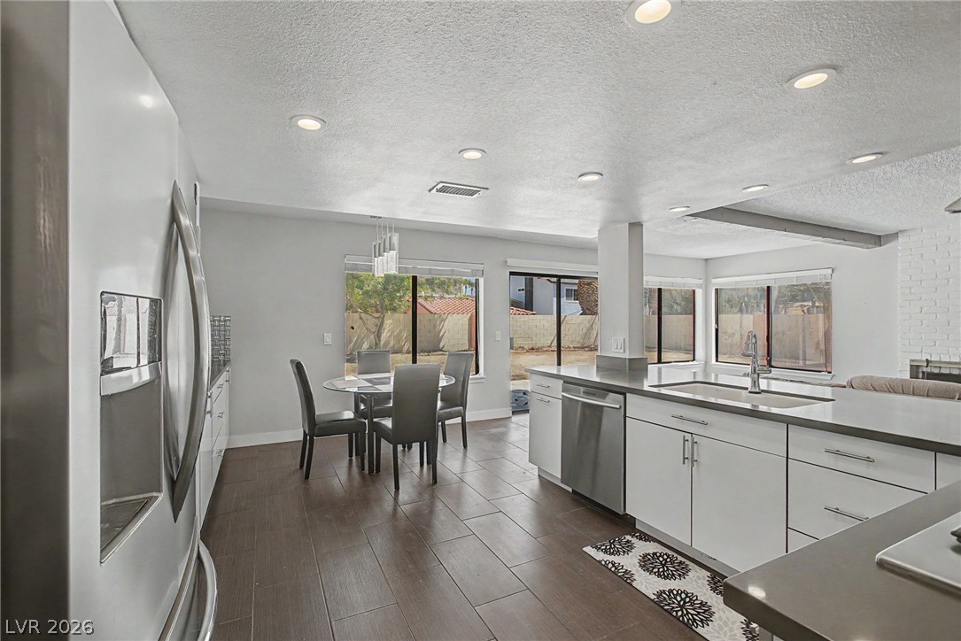 1884 Roxbury Lane Las Vegas NV 89119