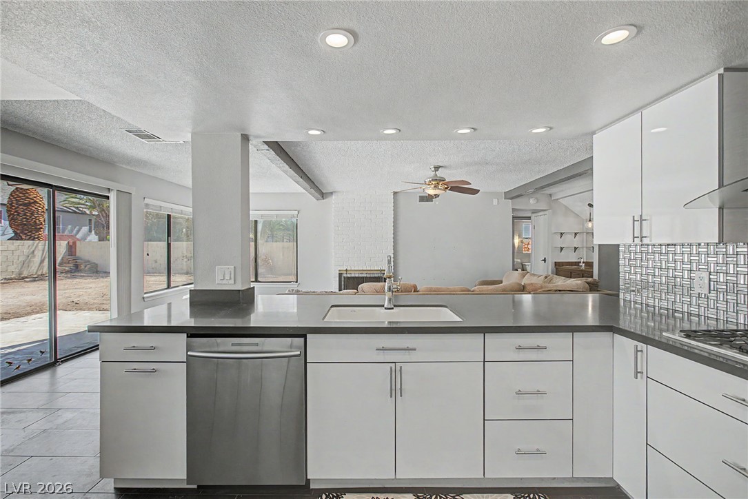 1884 Roxbury Lane Las Vegas NV 89119