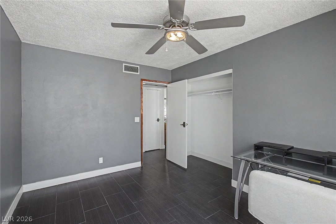 1884 Roxbury Lane Las Vegas NV 89119