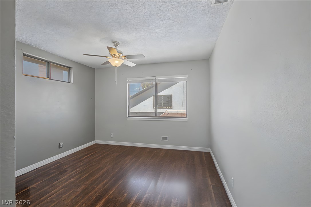 1884 Roxbury Lane Las Vegas NV 89119