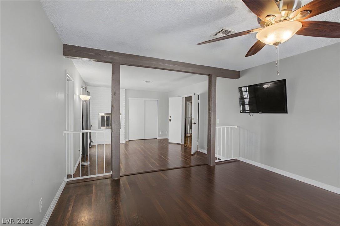 1884 Roxbury Lane Las Vegas NV 89119