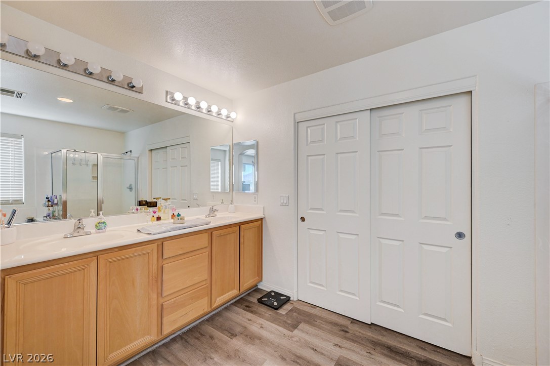 6105 Glenborough Street Las Vegas NV 89115