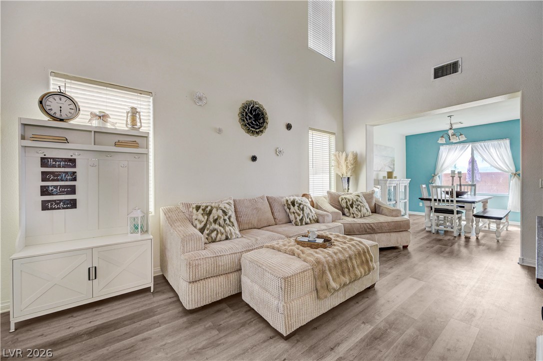 6105 Glenborough Street Las Vegas NV 89115