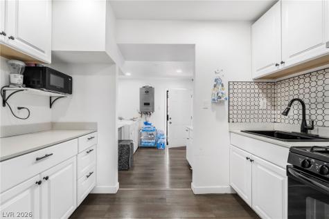 3934 Palos Verdes Street Las Vegas NV 89119