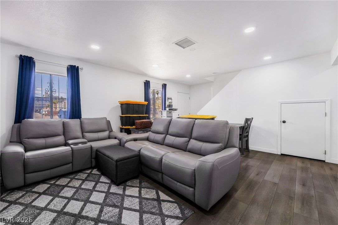 3934 Palos Verdes Street Las Vegas NV 89119