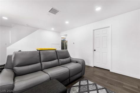 3934 Palos Verdes Street Las Vegas NV 89119