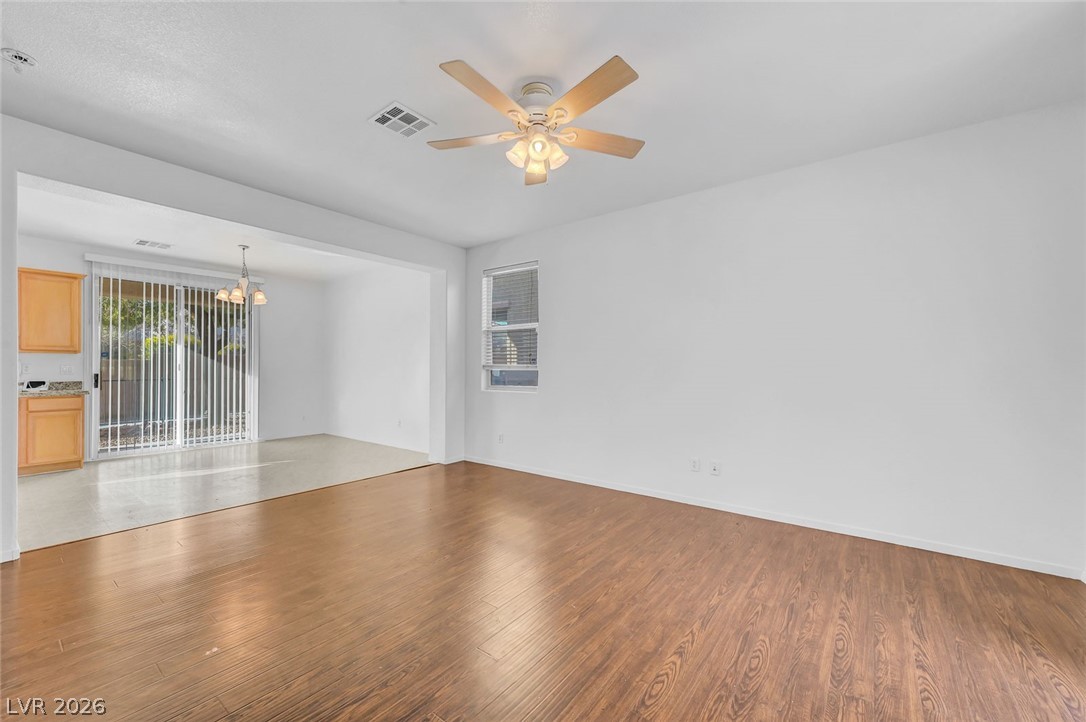 8803 Salvestrin Point Avenue Las Vegas NV 89148