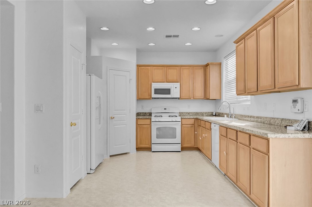 8803 Salvestrin Point Avenue Las Vegas NV 89148