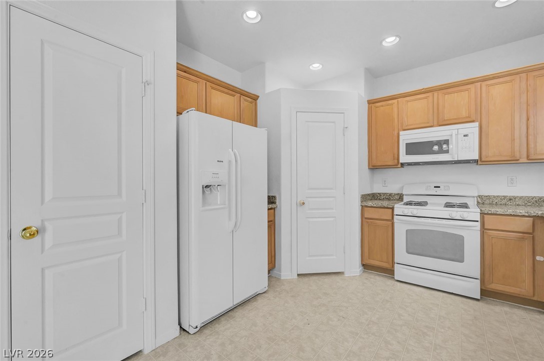 8803 Salvestrin Point Avenue Las Vegas NV 89148