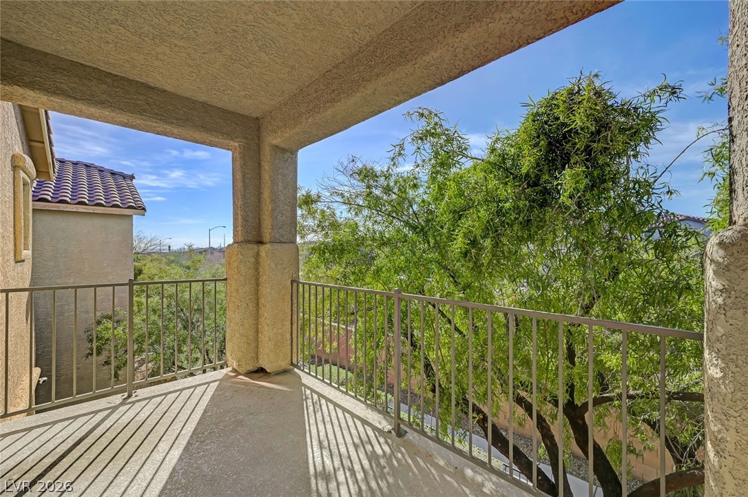 8803 Salvestrin Point Avenue Las Vegas NV 89148