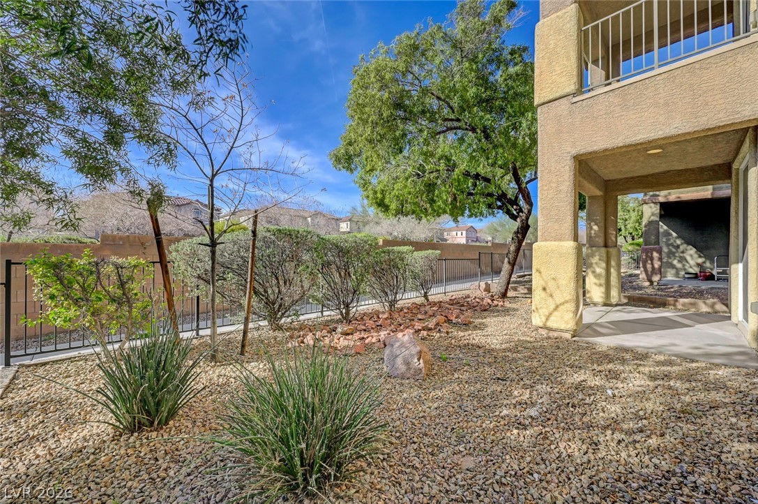 8803 Salvestrin Point Avenue Las Vegas NV 89148
